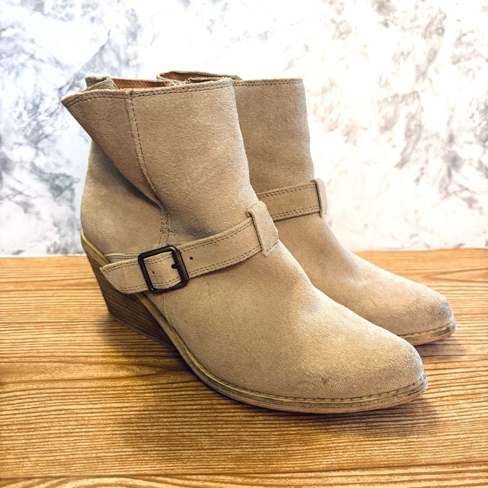 Very Volatile Los Angeles Suede Leather Ankle Boots Booties Tan Size 8.5
